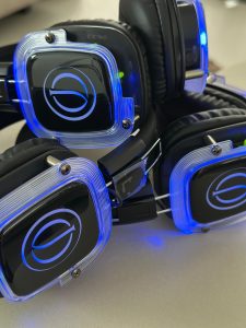 headphones Full Moon Movement & Breathwork met headseats